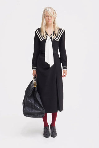 Fitted Tie-Front A-Line Midi Dress – Black