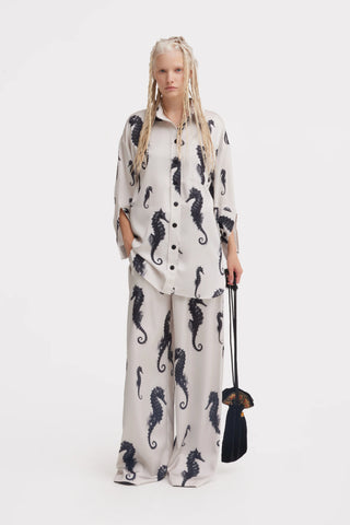 Compleu cu imprimeu Seahorse: cămașă oversized și pantaloni palazzo cu talie paperbag – ivoar
