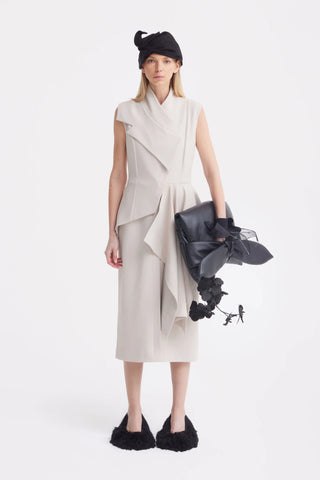 Rochie midi arhitecturală cu drapaj – bej