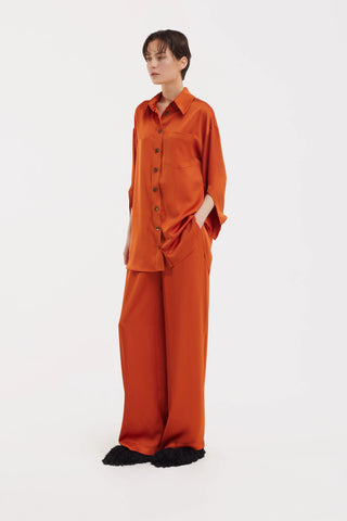 Set chic din două piese cu cămașă și pantaloni din satin – portocaliu