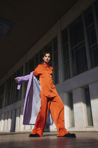Set chic din două piese cu cămașă și pantaloni din satin – portocaliu