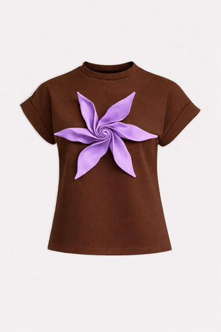 Tricou din jerseu cu decolteu rotund și floare - maro