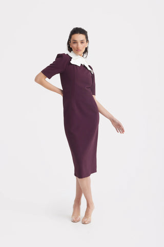 Rochie midi cu guler-fundă contrastant — bordo cu ivoire