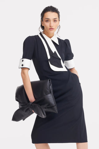 Rochie Elegantă Cambrată cu Guler Alb – Stil de la Birou la Seară, Negru