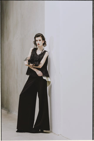 Топ без рукавов с бахромой — чёрный