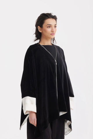 Свободная бархатная накидка-жакет на молнии — чёрная