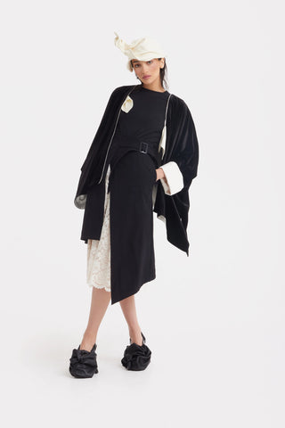 Fustă în Straturi cu Detalii din Dantelă Albă — Neagră