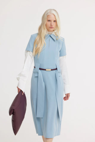 Rochie midi cu mânecă scurtă și curea – albastru deschis