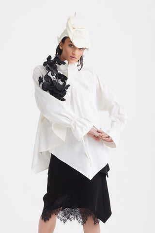 Fustă elegantă neagră cu talie înaltă și tiv din dantelă