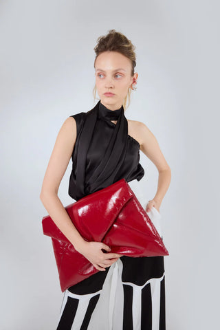 Top Asimetric din Satin cu Guler Tip Choker Negru