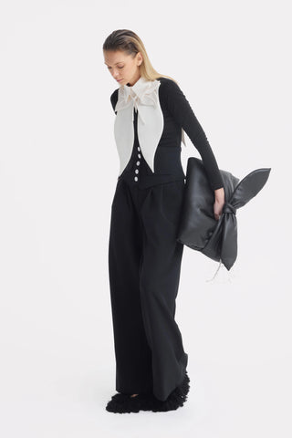 Чёрные брюки с корсетной талией и декоративными пуговицами