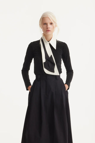 Guler detașabil cu cravată sculpturală, alb