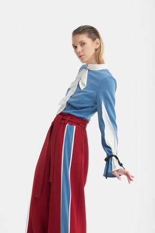 Элегантная приталенная блуза — синяя