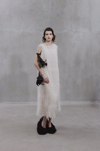 Rochie midi fără mâneci din material texturat tip pile — ivoire