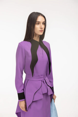 Вечернее платье с баской и поясом лаванда — Комплект из двух предметов