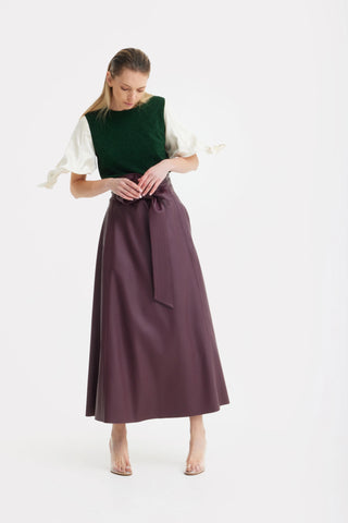 Юбка А-силуэта из эко-кожи с высокой талией и поясом - бордовая