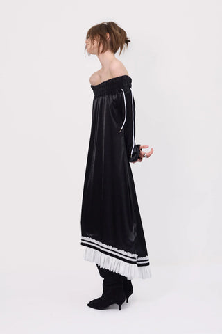 Rochie Midi din Tricot cu Un Umăr Gol și Tiv Asimetric — Neagră