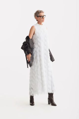 Rochie lungă de seară în A cu franjuri – albă