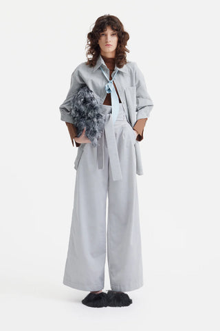 Современная хлопковая рубашка oversize в сером цвете