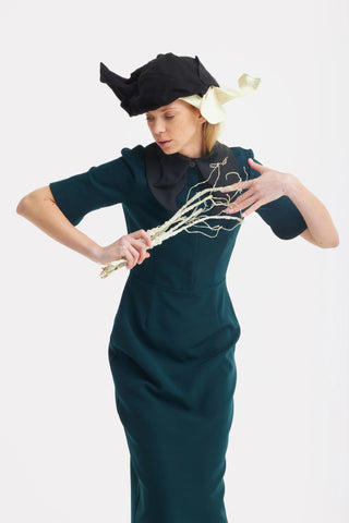 Приталенное платье миди с коротким рукавом – Зелёное