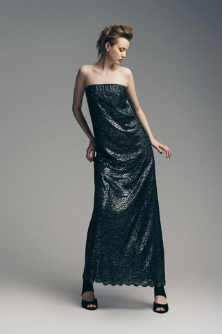 Rochie midi neagră de ocazie, fără bretele, din dantelă guipure, croială în A