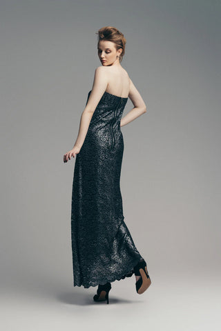 Rochie midi neagră de ocazie, fără bretele, din dantelă guipure, croială în A