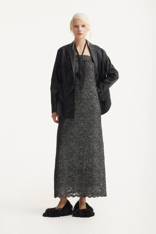 Rochie midi neagră de ocazie, fără bretele, din dantelă guipure, croială în A