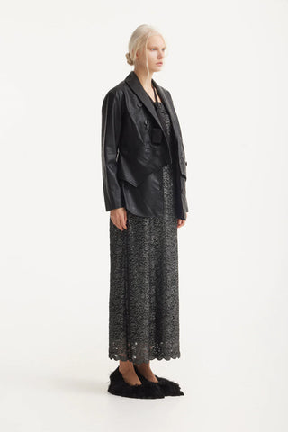 Rochie midi neagră de ocazie, fără bretele, din dantelă guipure, croială în A