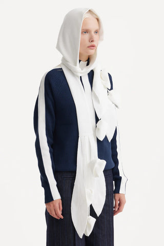 Вязаный шерстяной шарф-капюшон с завязками – Молочный