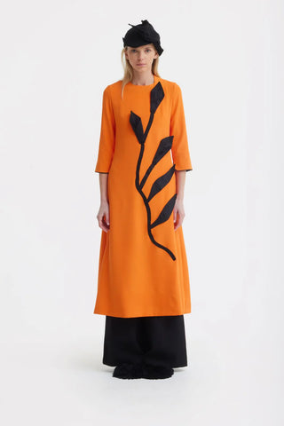 Платье с художественным акцентом и рукавами ¾ – оранжевое