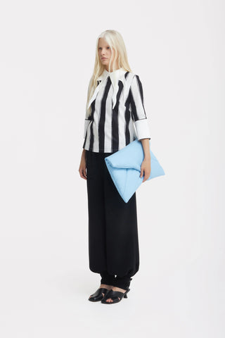 Bluză semi-formală în dungi cu detalii contrastante duble – negru & ivoar, Capsule Edition