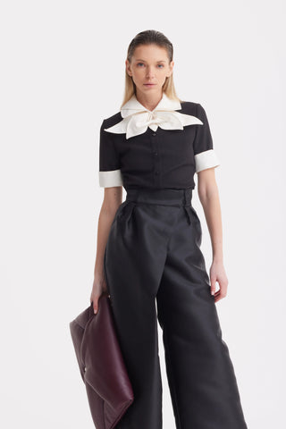 Bluză formală cu fundă și mâneci scurte — neagră