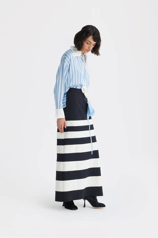 Smart Elegance – Silk-Touch Striped Long-Sleeve Blouse Light Blue
