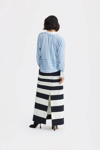 Smart Elegance – Silk-Touch Striped Long-Sleeve Blouse Light Blue