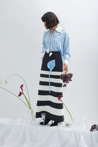 Smart Elegance – Silk-Touch Striped Long-Sleeve Blouse Light Blue