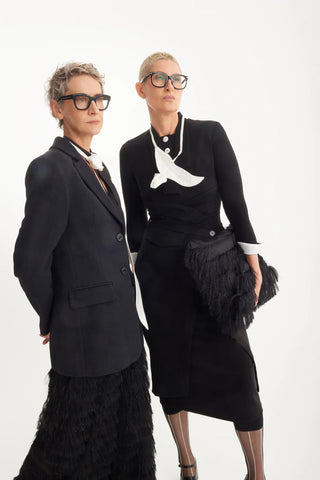 Стильное формальное приталенное миди-платье – чёрное