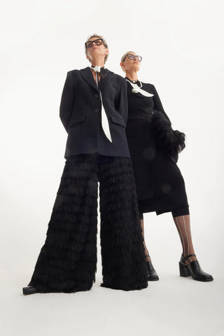 Стильное формальное приталенное миди-платье – чёрное