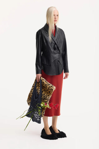 Жакет с запахом из эко-кожи с эффектом крокодила — чёрный