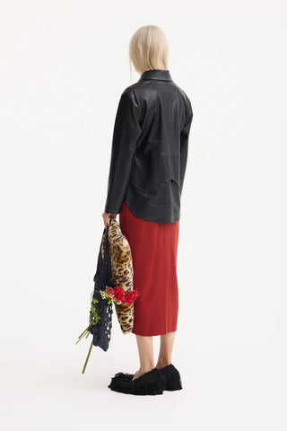 Жакет с запахом из эко-кожи с эффектом крокодила — чёрный