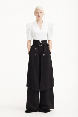 Top cu decolteu în V și mâneci bufante - alb