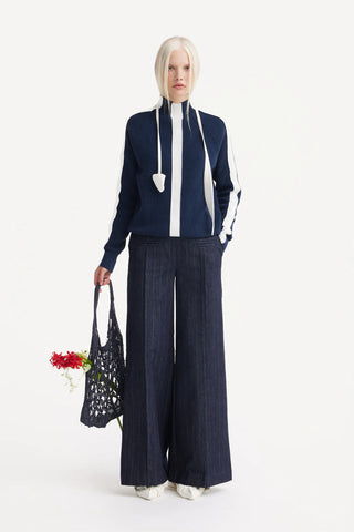 Джинсы с высокой талией и широкими штанинами в тонкую полоску