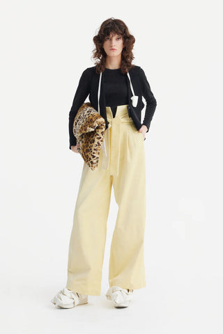 Бархатные брюки с высокой посадкой — пастельно-жёлтые